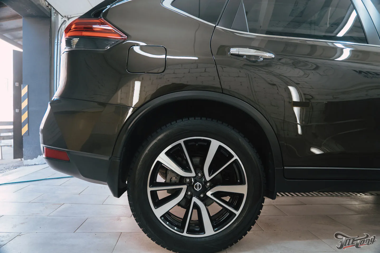 Полировка кузова с покрытием керамикой и мойка подкапотного пространства для Nissan X-trail